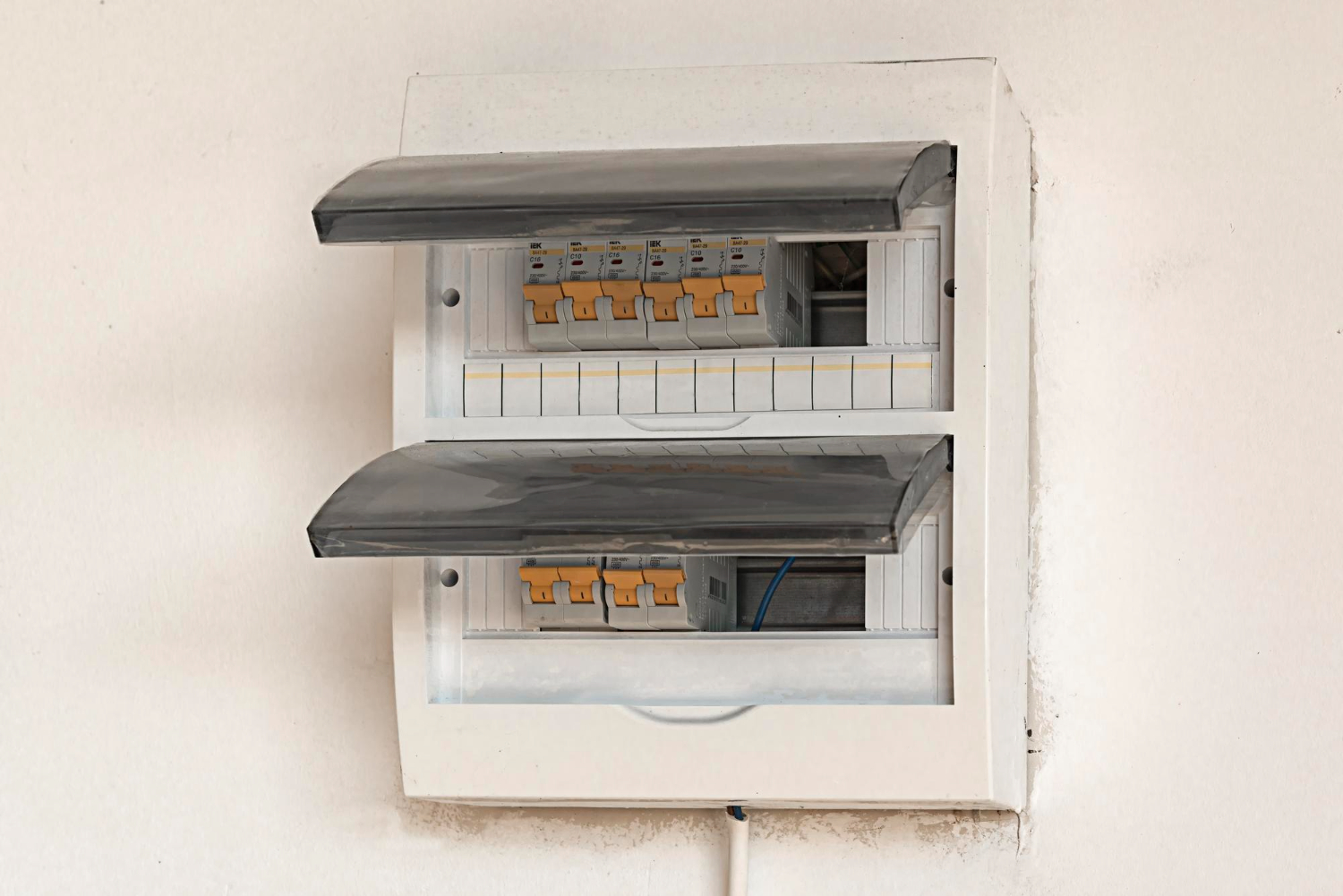 HVAC Blog AC circuit breaker